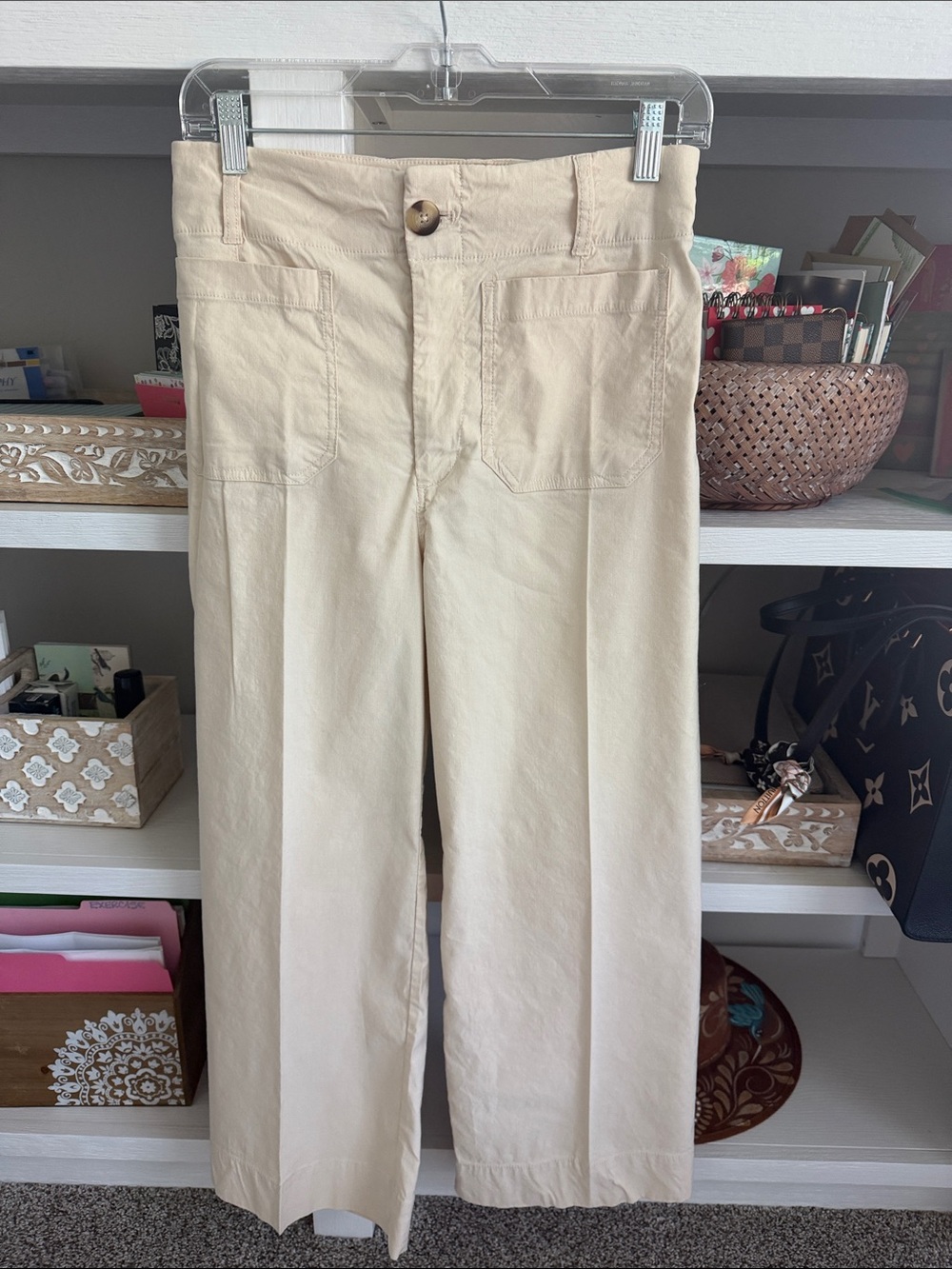 Maeve butter yellow capri pants from Anthropologie.  Size 28.